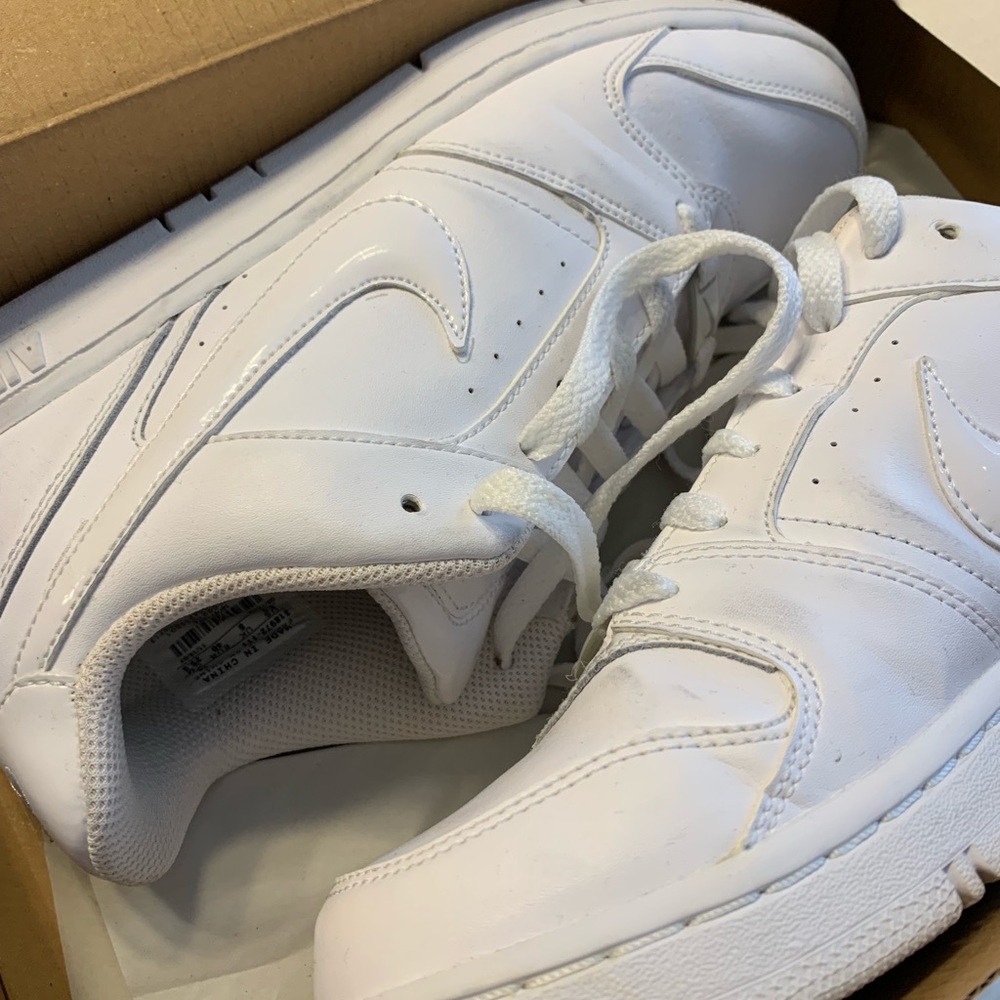 Nike Women’s Air Prestige II, white, 8.5